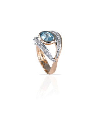 Silvia Kelly's Albachiara ring with aquamarine and diamonds in 18-karat white and rose gold,. Silvia Kelly Jewellery, Lake Como
